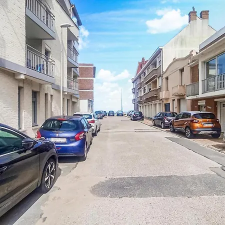 Apartment 2 Bedroom Stunning In Bray-Dunes